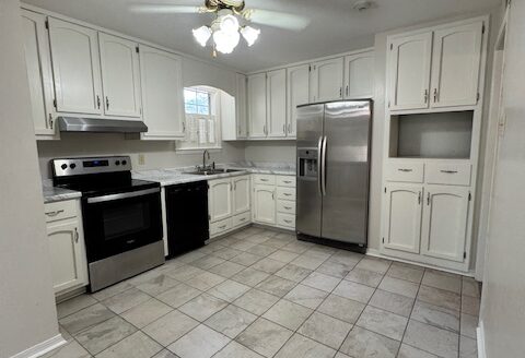 911 Gaillard Drive Mobile, AL 36608