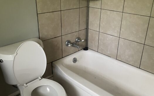 5913 Montfort Drive S Mobile, AL 36608